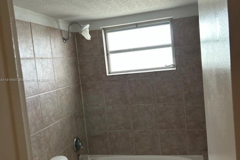 Copropriété à louer à Wilton Manors, Floride: 1 chambre, 55.46 m2 № 1770855 - photo 2