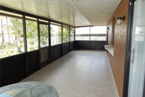 Casa en venta en Port Charlotte, Florida, 3 dormitorios, 152.45 m2 № 1637946 - foto 15