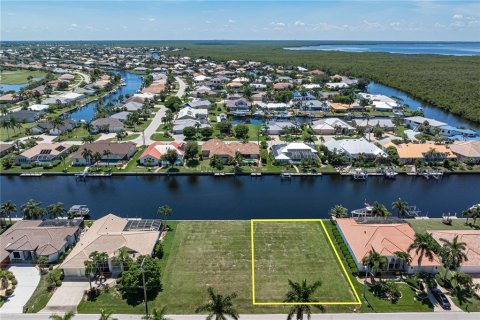 Terreno en Punta Gorda, Florida № 2302850