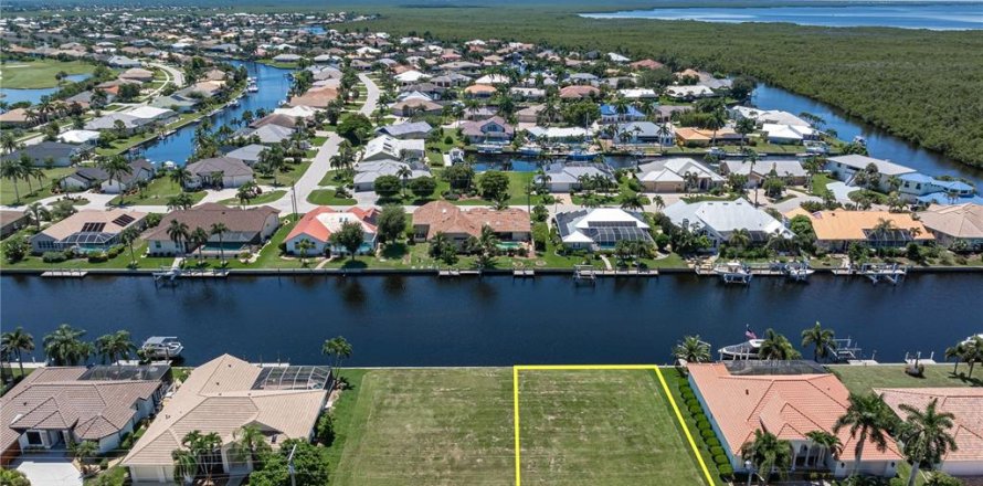 Terreno en Punta Gorda, Florida № 2302850