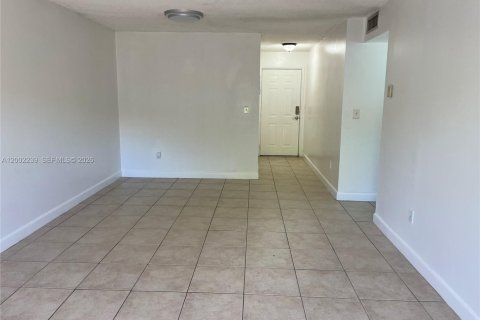 Copropriété à louer à Miami, Floride: 2 chambres, 87.79 m2 № 2154535 - photo 5
