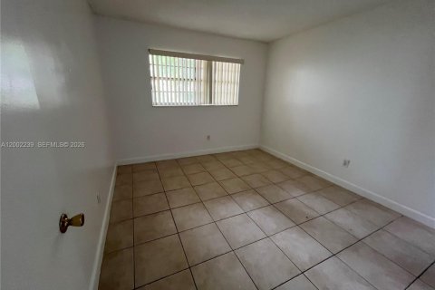 Copropriété à louer à Miami, Floride: 2 chambres, 87.79 m2 № 2154535 - photo 7