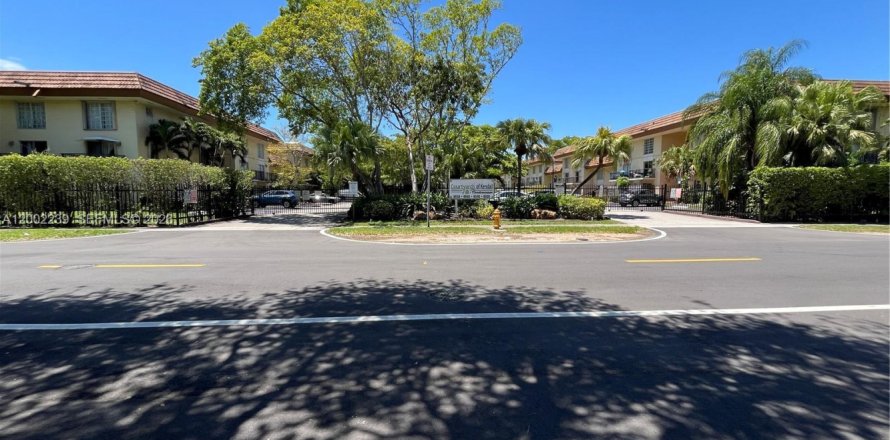 Condo à Miami, Floride, 2 chambres  № 2154535