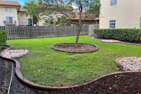 Copropriété à louer à Miami, Floride: 2 chambres, 87.79 m2 № 2154535 - photo 3