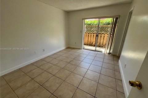 Copropriété à louer à Miami, Floride: 2 chambres, 87.79 m2 № 2154535 - photo 6