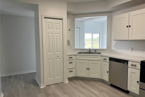 Condo in Davenport, Florida, 2 bedrooms  № 2390957 - photo 4