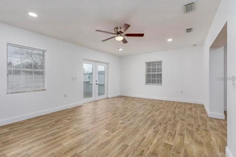 Casa en venta en Orlando, Florida, 3 dormitorios, 165.92 m2 № 1881135 - foto 9