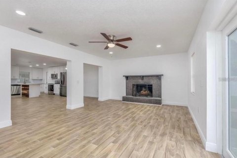 Casa en venta en Orlando, Florida, 3 dormitorios, 165.92 m2 № 1881135 - foto 10