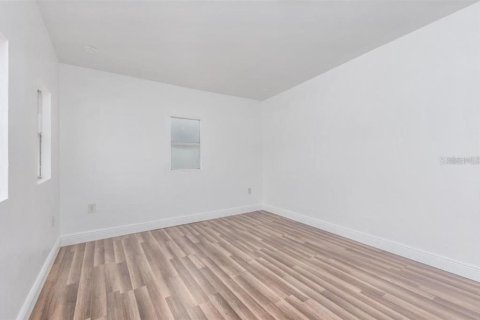 Casa en venta en Orlando, Florida, 3 dormitorios, 165.92 m2 № 1881135 - foto 21