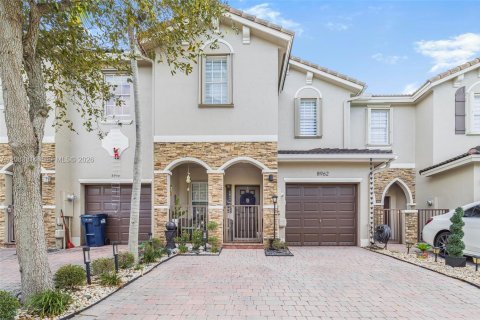 Townhouse in Cutler Bay, Florida 4 bedrooms, 159.05 sq.m. № 2348917
