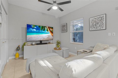 Townhouse in Cutler Bay, Florida 4 bedrooms, 159.05 sq.m. № 2348917 - photo 6