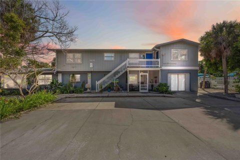 Immobilier commercial à Englewood, Floride 5 chambres, 294.87 m2 № 2424123