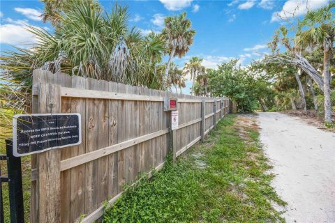 Immobilier commercial à vendre à Englewood, Floride: 5 chambres, 294.87 m2 № 2424123 - photo 12