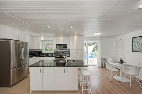 Immobilier commercial à vendre à Englewood, Floride: 5 chambres, 294.87 m2 № 2424123 - photo 20