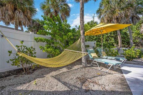 Immobilier commercial à vendre à Englewood, Floride: 5 chambres, 294.87 m2 № 2424123 - photo 8