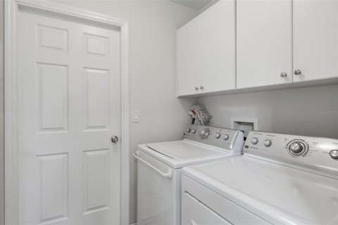 House in Leesburg, Florida 3 bedrooms, 173.08 sq.m. № 2354885 - photo 17