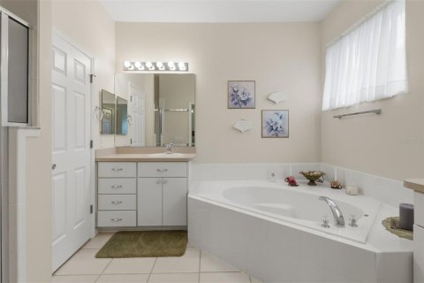 House in Leesburg, Florida 3 bedrooms, 173.08 sq.m. № 2354885 - photo 15