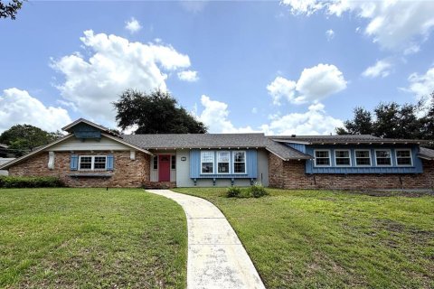 House in Winter Park, Florida 4 bedrooms, 258.83 sq.m. № 2209842