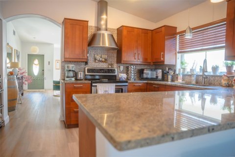 Casa en alquiler en Pembroke Pines, Florida, 3 dormitorios, 172.71 m2 № 2041503 - foto 5