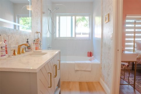 Casa en alquiler en Pembroke Pines, Florida, 3 dormitorios, 172.71 m2 № 2041503 - foto 7