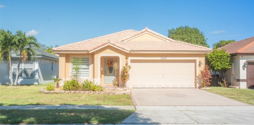 Casa en Pembroke Pines, Florida 3 dormitorios, 172.71 m2 № 2041503