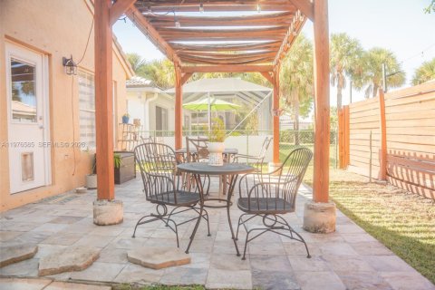 Casa en alquiler en Pembroke Pines, Florida, 3 dormitorios, 172.71 m2 № 2041503 - foto 13