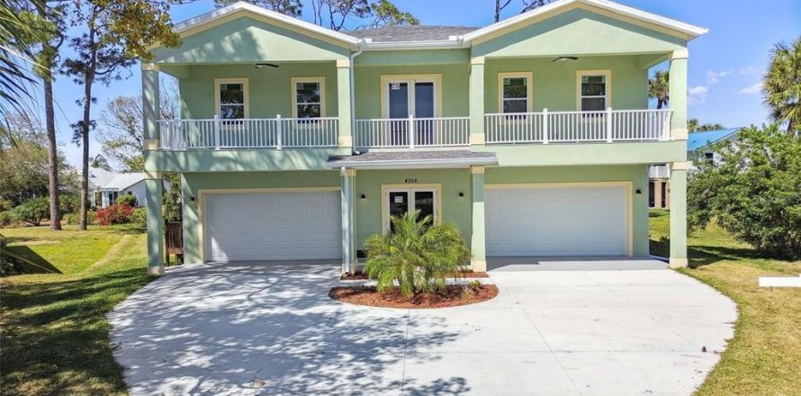 Casa en New Port Richey, Florida 4 dormitorios, 198.53 m2 № 1608695