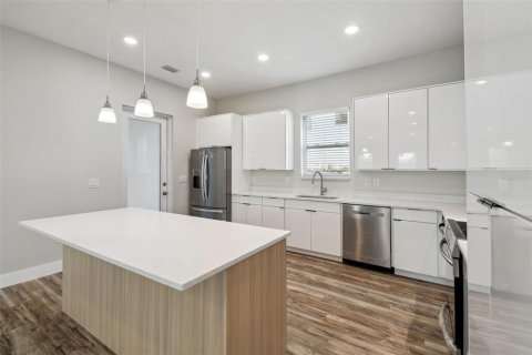 Villa ou maison à vendre à New Port Richey, Floride: 4 chambres, 198.53 m2 № 1608695 - photo 30