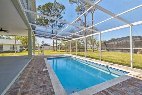 Villa ou maison à vendre à New Port Richey, Floride: 4 chambres, 198.53 m2 № 1608695 - photo 5