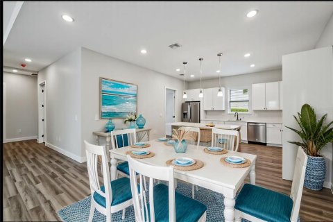 Villa ou maison à vendre à New Port Richey, Floride: 4 chambres, 198.53 m2 № 1608695 - photo 3
