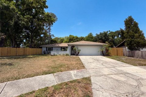 House in Tampa, Florida 4 bedrooms, 157.56 sq.m. № 2116133
