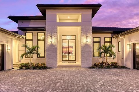 Casa en venta en Bradenton, Florida, 4 dormitorios, 425.03 m2 № 1564411 - foto 2