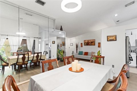 Купить виллу или дом в Хайалиа, Флорида 3 спальни, 149.76м2, № 1748245 - фото 9