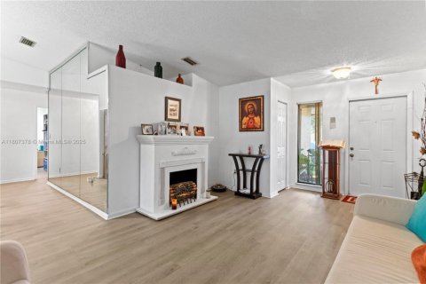 Купить виллу или дом в Хайалиа, Флорида 3 спальни, 149.76м2, № 1748245 - фото 11