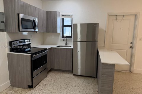 Villa ou maison à louer à Miami, Floride: 1 chambre, 47.38 m2 № 1999929 - photo 2