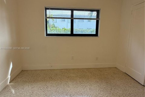 Villa ou maison à louer à Miami, Floride: 1 chambre, 47.38 m2 № 1999929 - photo 9