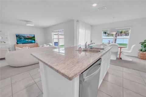 Casa en alquiler en Dade City, Florida, 3 dormitorios, 184.69 m2 № 2258663 - foto 13