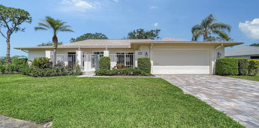 House in Sarasota, Florida 3 bedrooms, 209.96 sq.m. № 1652517