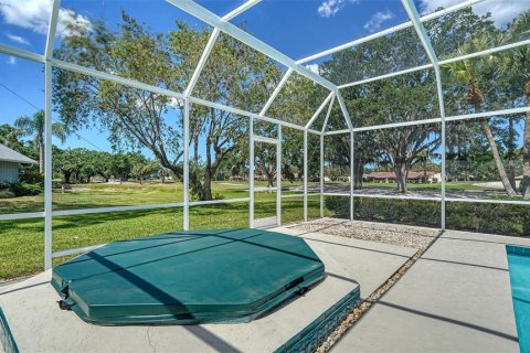 House in Sarasota, Florida 3 bedrooms, 209.96 sq.m. № 1652517 - photo 10