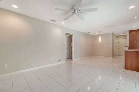 House in Sarasota, Florida 3 bedrooms, 209.96 sq.m. № 1652517 - photo 22