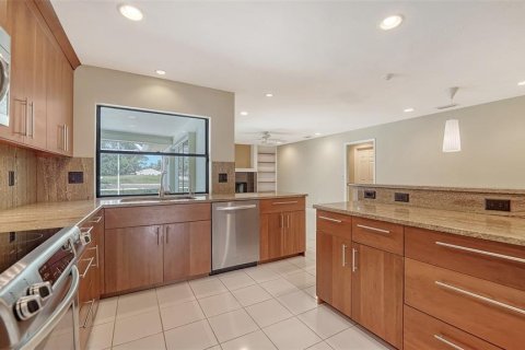 House in Sarasota, Florida 3 bedrooms, 209.96 sq.m. № 1652517 - photo 25