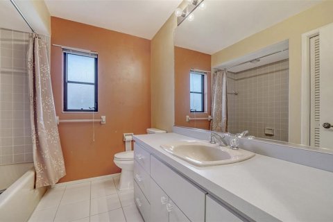 House in Sarasota, Florida 3 bedrooms, 209.96 sq.m. № 1652517 - photo 20