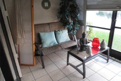 Copropriété à vendre à Tamarac, Floride: 2 chambres, 108.7 m2 № 2084587 - photo 4
