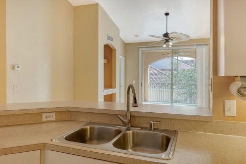 Copropriété à vendre à Sarasota, Floride: 2 chambres, 101.17 m2 № 1437806 - photo 4