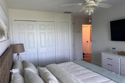 Condo in Melbourne Beach, Florida, 2 bedrooms № 2429666 - photo 8