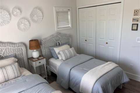 Condo in Melbourne Beach, Florida, 2 bedrooms № 2429666 - photo 16