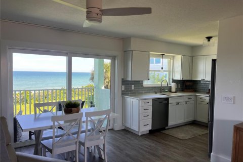 Condo in Melbourne Beach, Florida, 2 bedrooms № 2429666 - photo 20