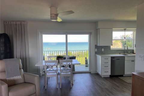 Condo in Melbourne Beach, Florida, 2 bedrooms № 2429666 - photo 21