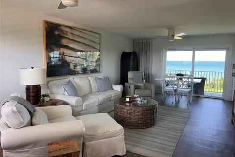 Condo in Melbourne Beach, Florida, 2 bedrooms № 2429666 - photo 22