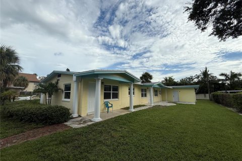 Apartment in South Pasadena, Florida 1 bedroom, 55.74 sq.m. № 1910986 - photo 3